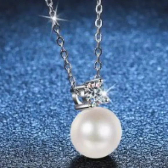 0.5 Carat Moissanite Faux Pearl Pendant Necklace - Sterling Silver S925, Classic - Picture 2 of 7